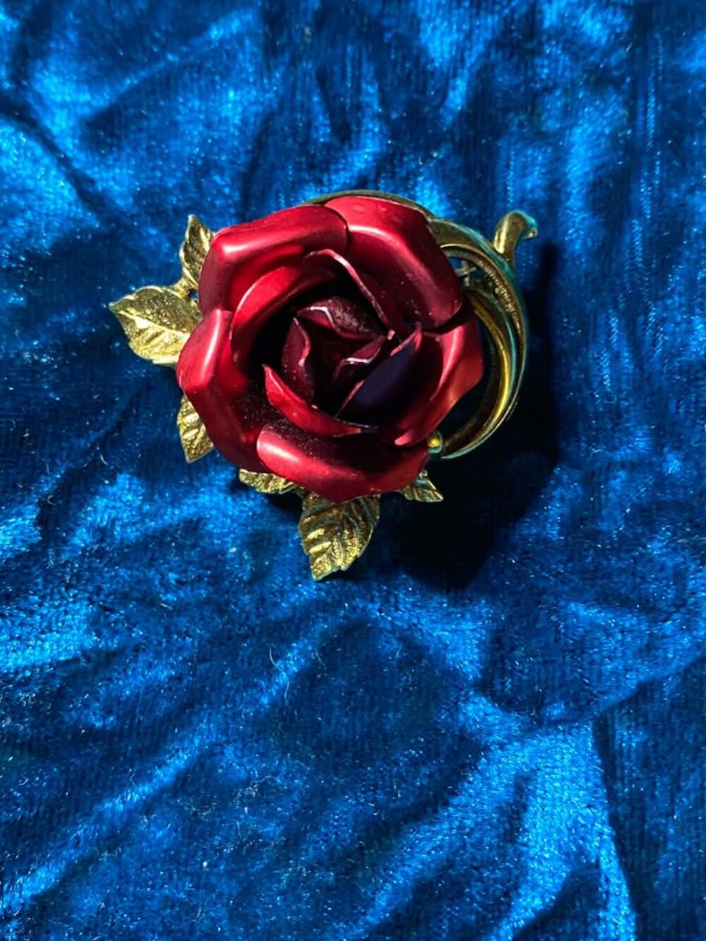 Vintage Antique Gold tone Red Metallic Rose Brooch - Picture 3 of 4